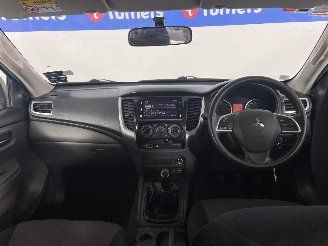 Photo '17' of Mitsubishi Triton Photo '17' of Mitsubishi Triton