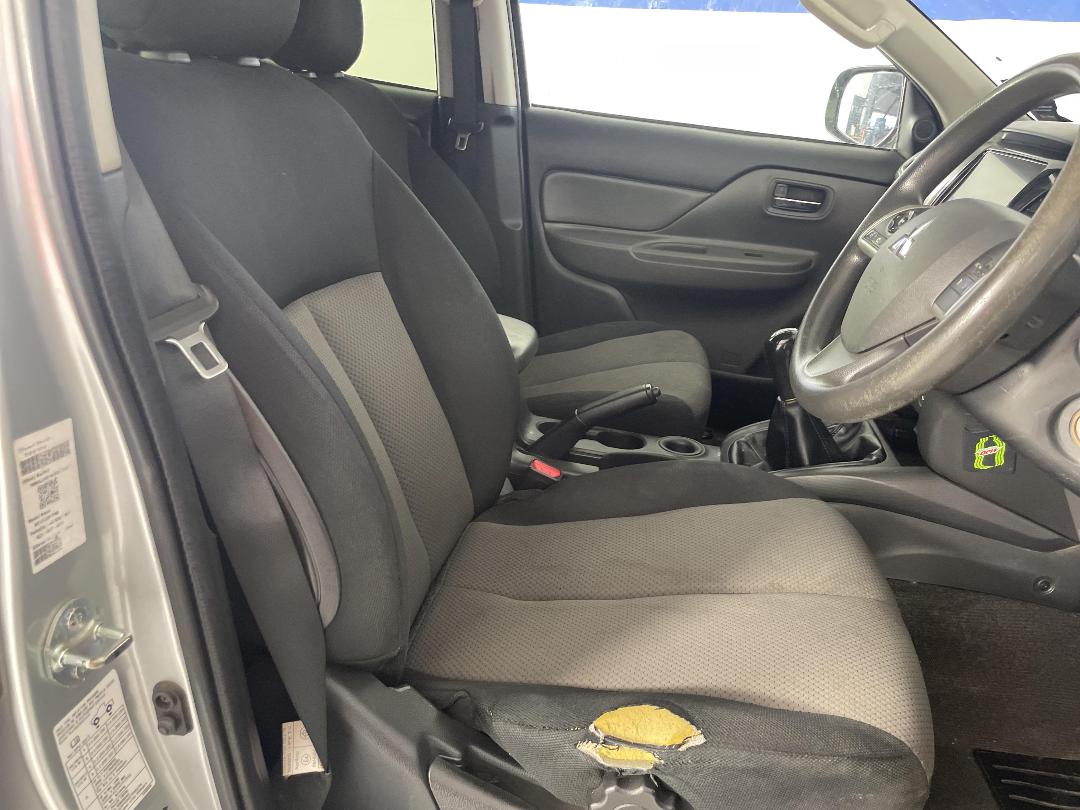 Photo '16' of Mitsubishi Triton Photo '16' of Mitsubishi Triton