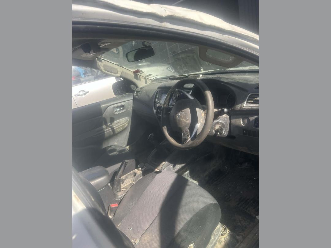 Photo '11' of Mitsubishi Triton DC C GLX 4WD 6MT