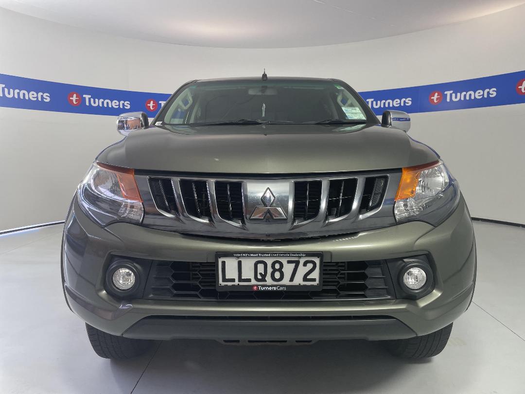 Photo '2' of Mitsubishi Triton