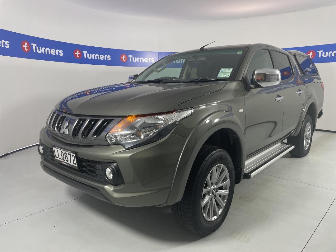 Photo '4' of Mitsubishi Triton