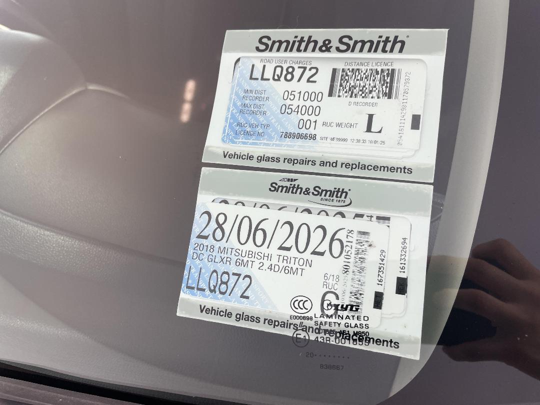 Photo '29' of Mitsubishi Triton