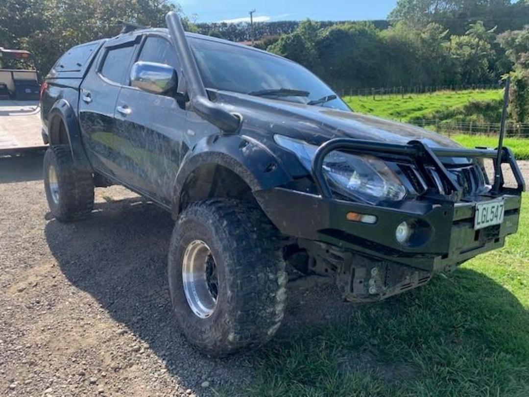 Photo '3' of Mitsubishi Triton DC Glxr 6M