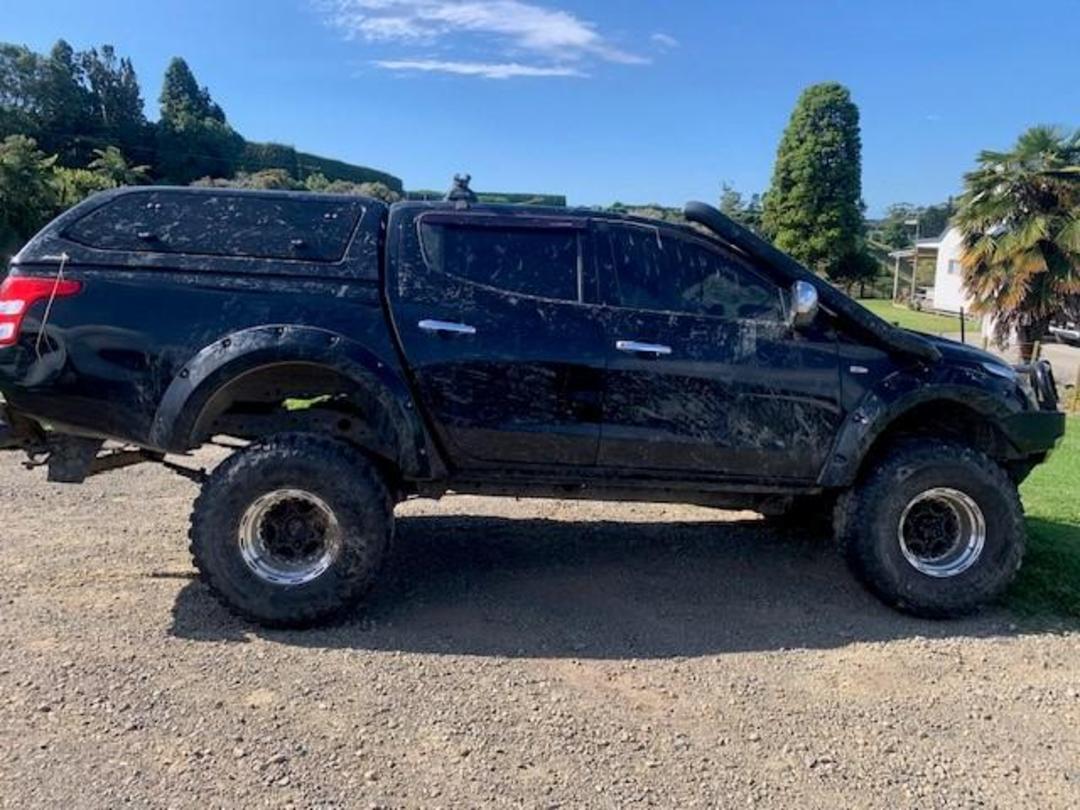 Photo '5' of Mitsubishi Triton DC Glxr 6M