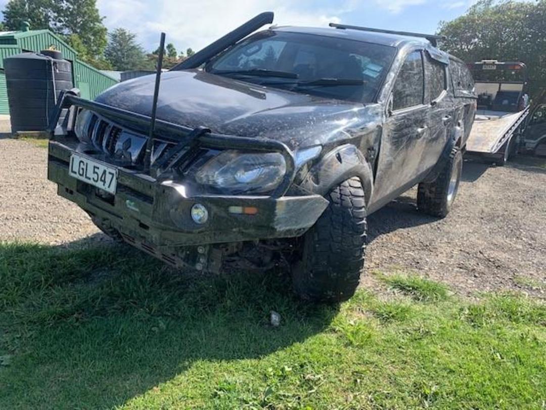 Photo '2' of Mitsubishi Triton DC Glxr 6M