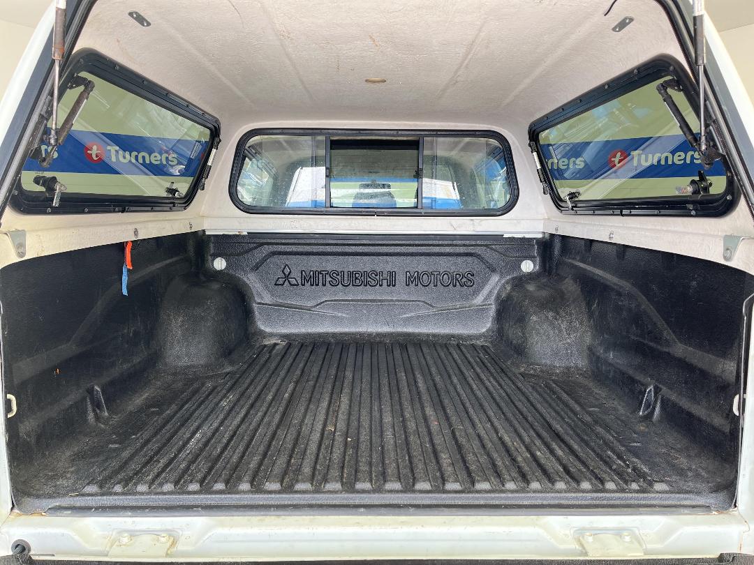 Photo '14' of Mitsubishi Triton Photo '14' of Mitsubishi Triton