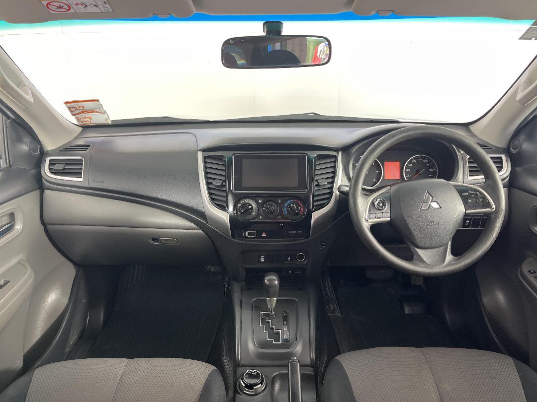 Photo '17' of Mitsubishi Triton Photo '17' of Mitsubishi Triton