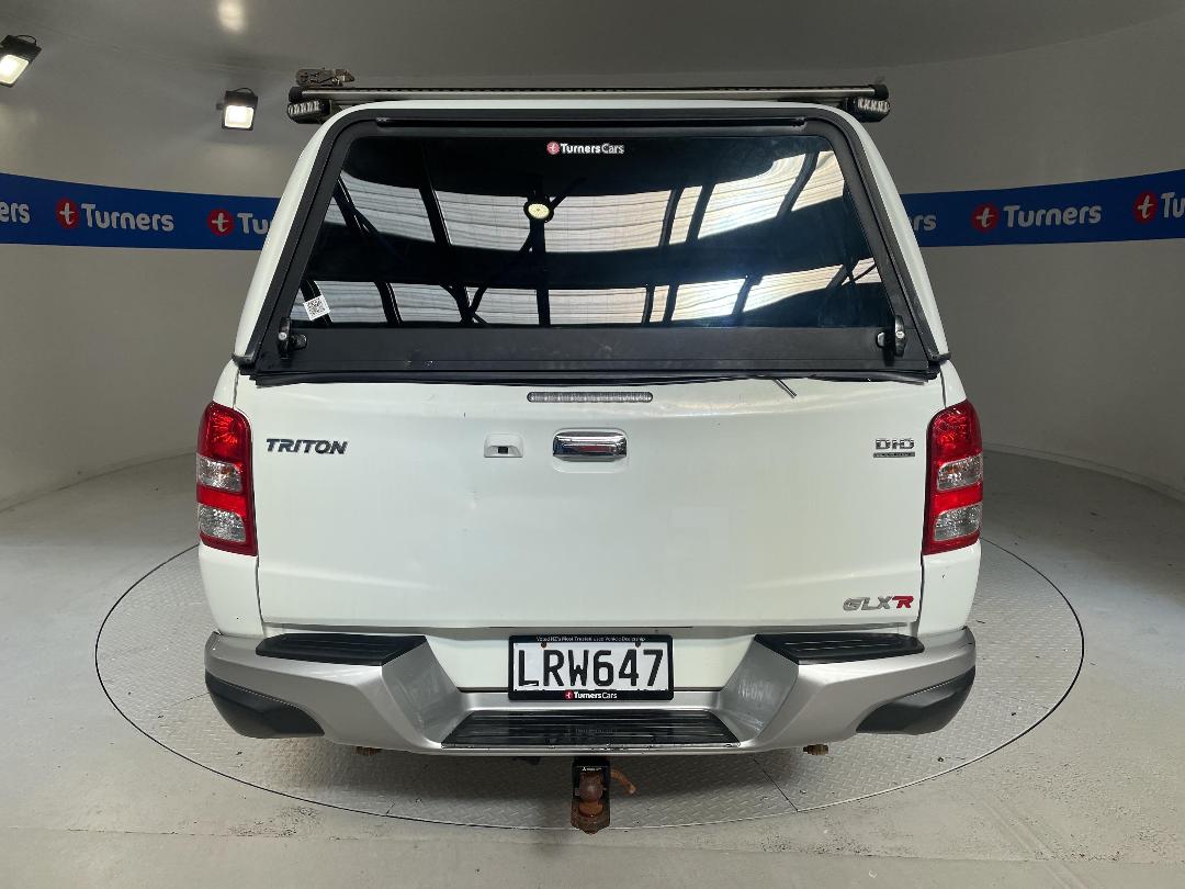 Photo '6' of Mitsubishi Triton