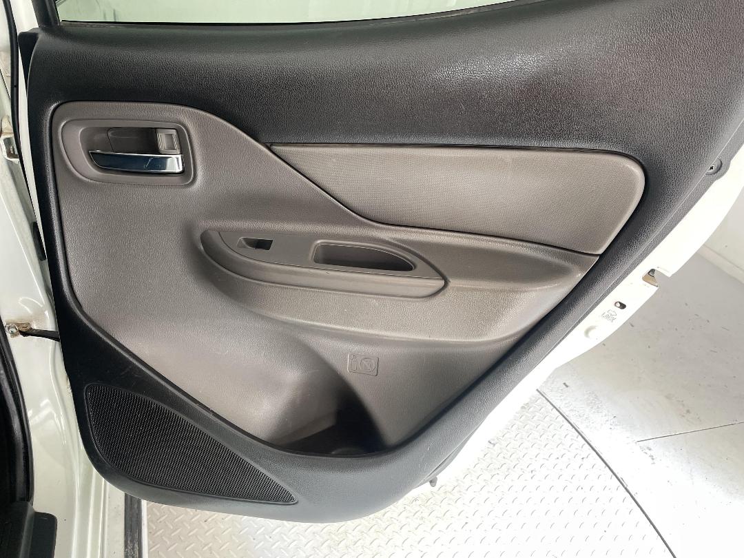 Photo '19' of Mitsubishi Triton