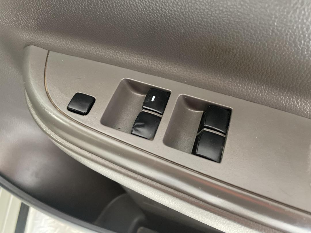 Photo '24' of Mitsubishi Triton