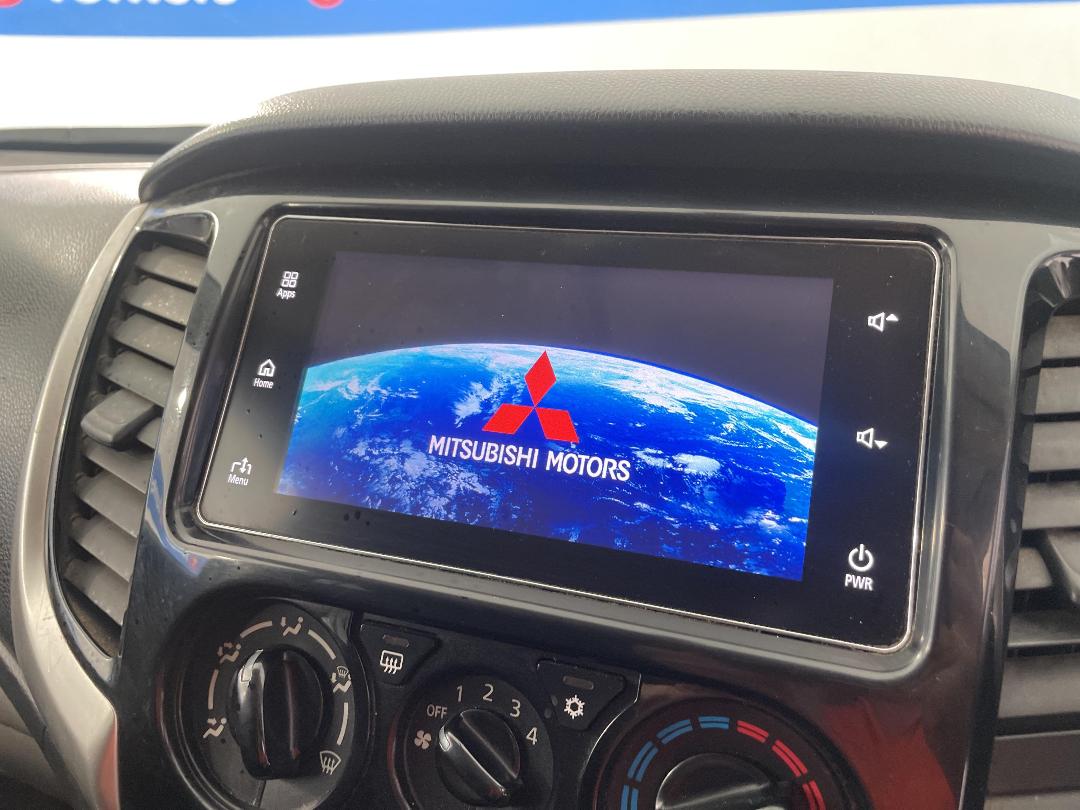 Photo '29' of Mitsubishi Triton