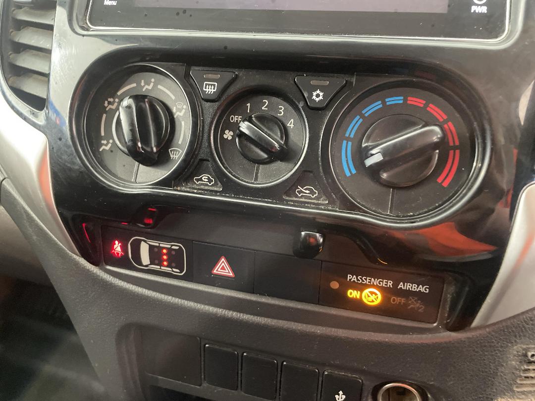 Photo '31' of Mitsubishi Triton