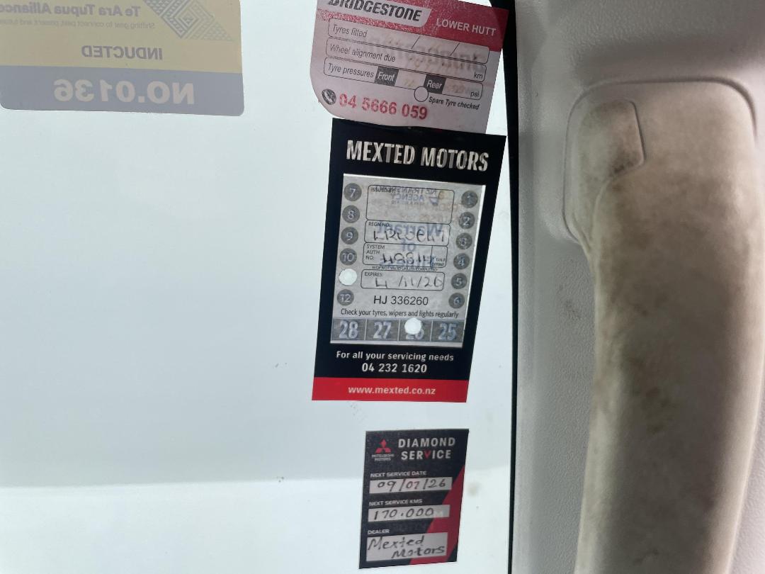 Photo '34' of Mitsubishi Triton