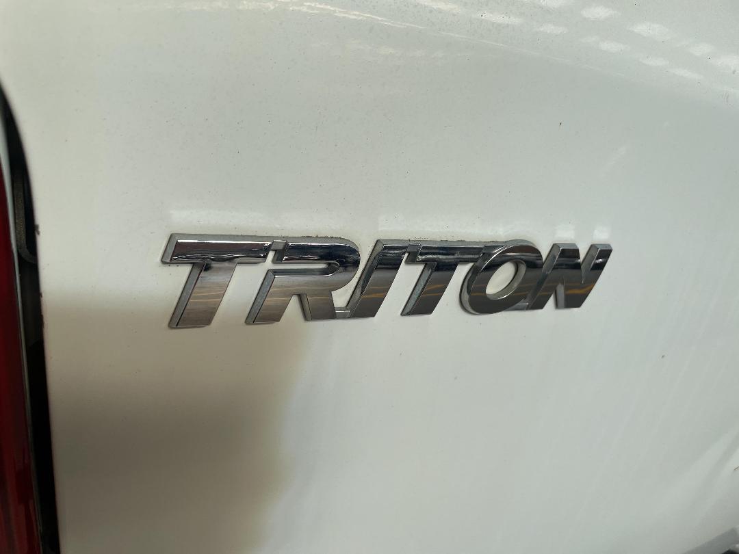 Photo '36' of Mitsubishi Triton