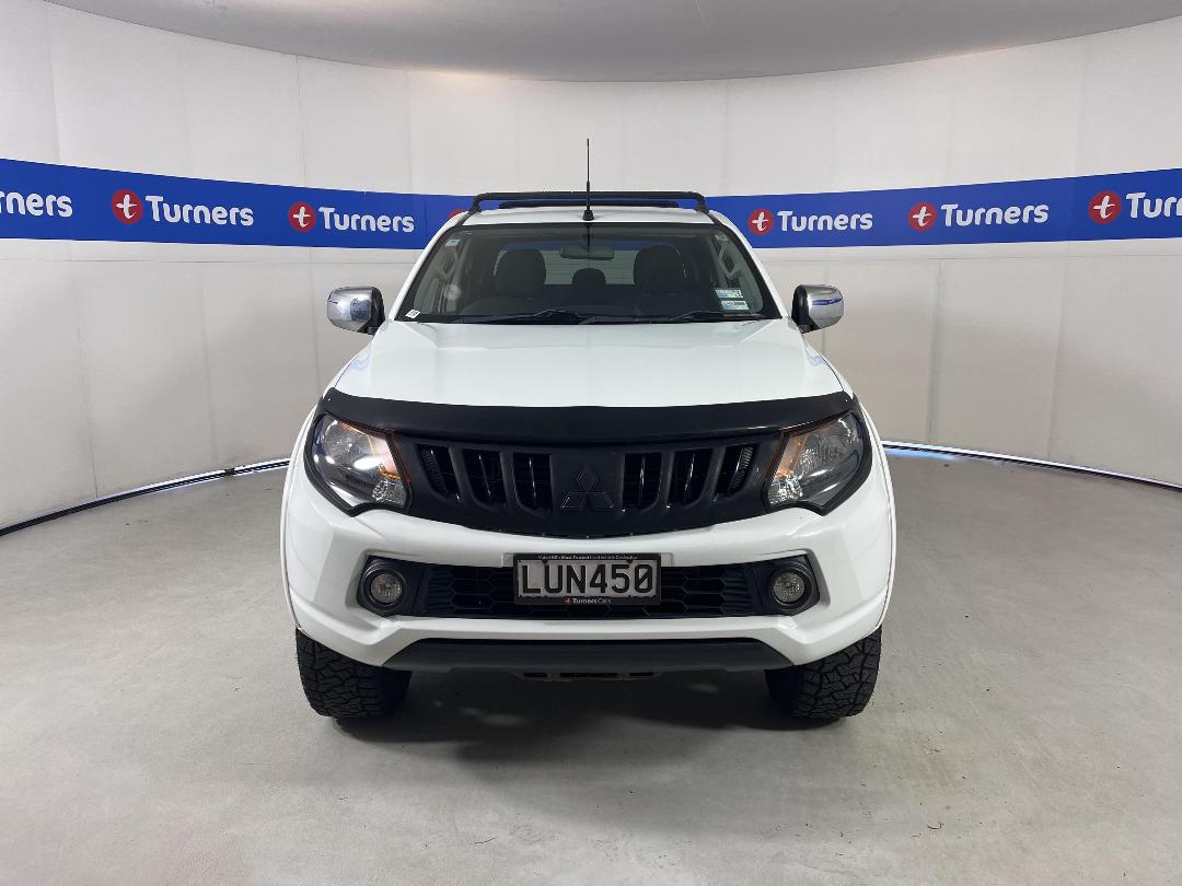 Photo '2' of Mitsubishi Triton