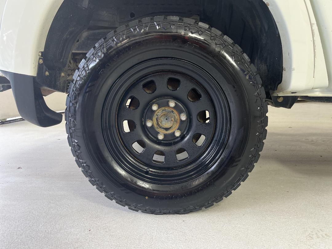 Photo '12' of Mitsubishi Triton