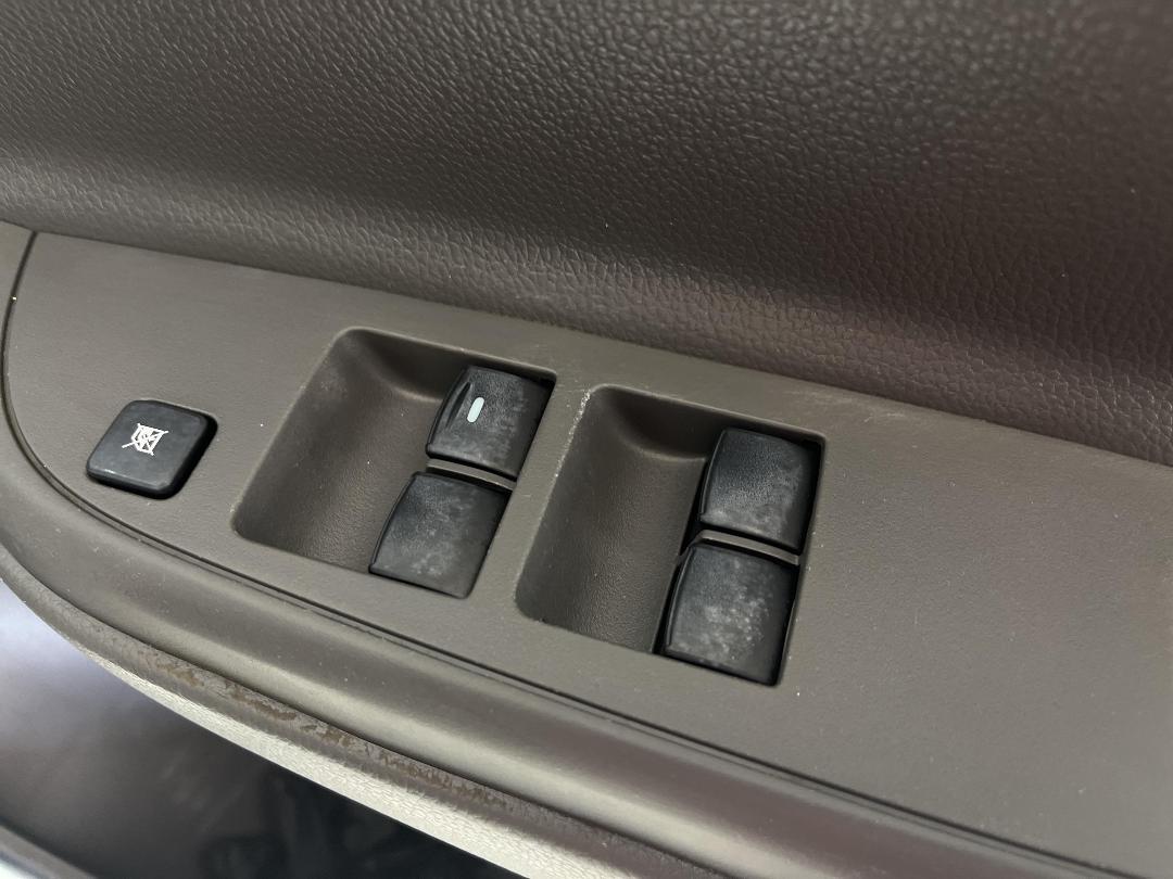 Photo '23' of Mitsubishi Triton