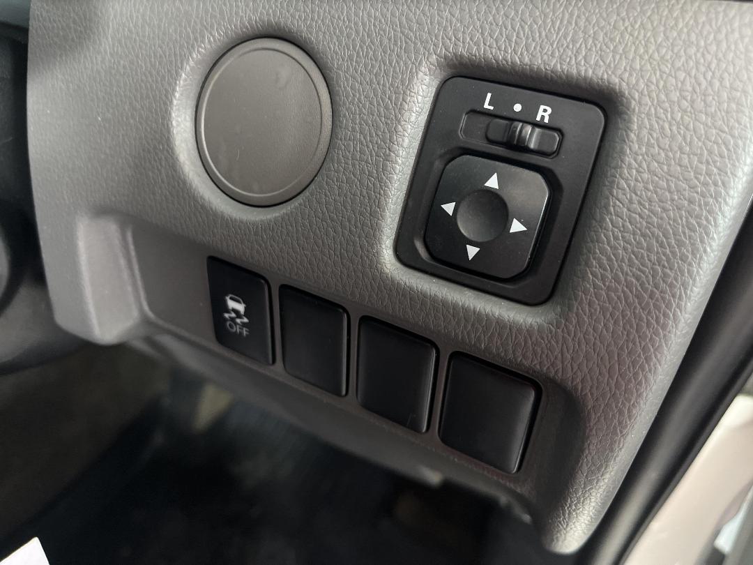 Photo '24' of Mitsubishi Triton