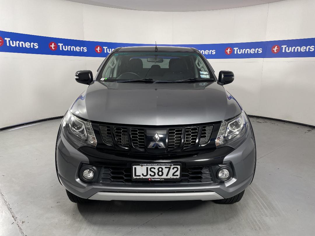 Photo '2' of Mitsubishi Triton