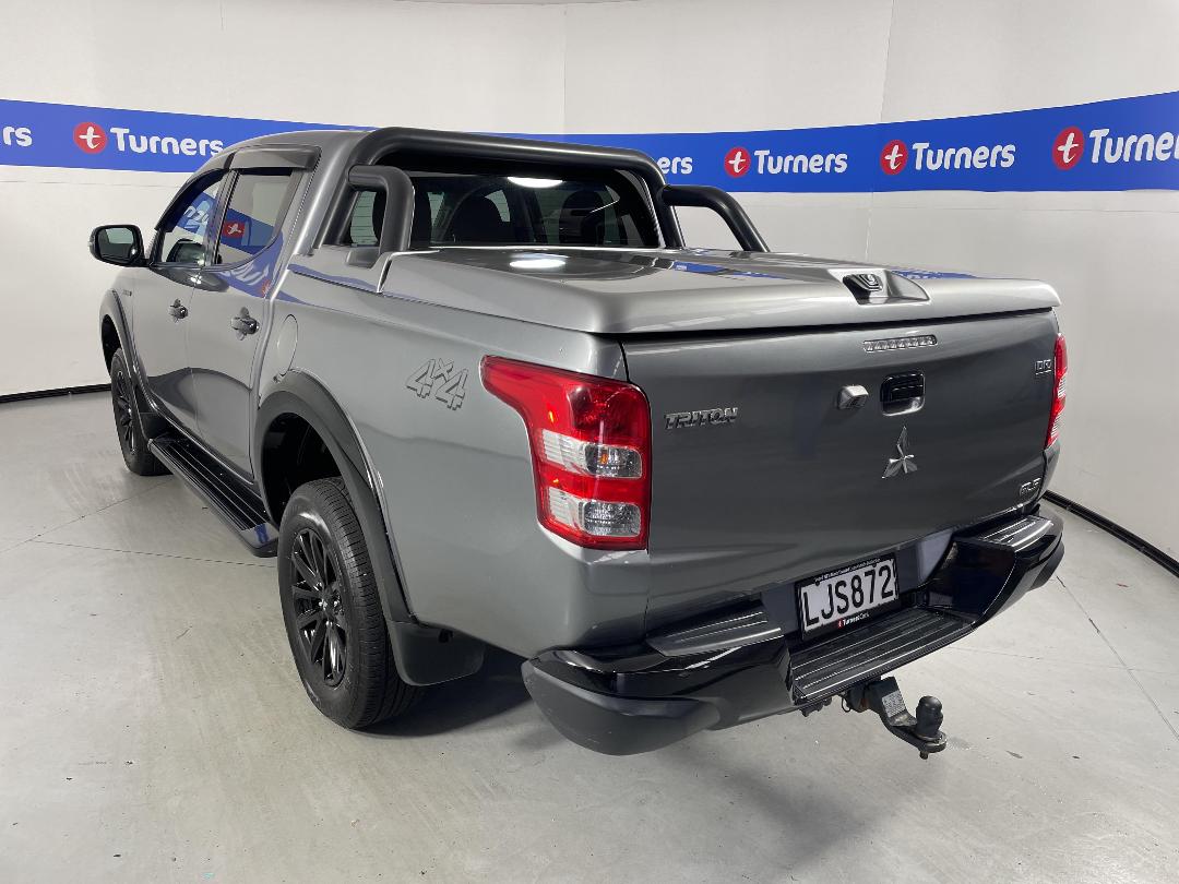 Photo '5' of Mitsubishi Triton