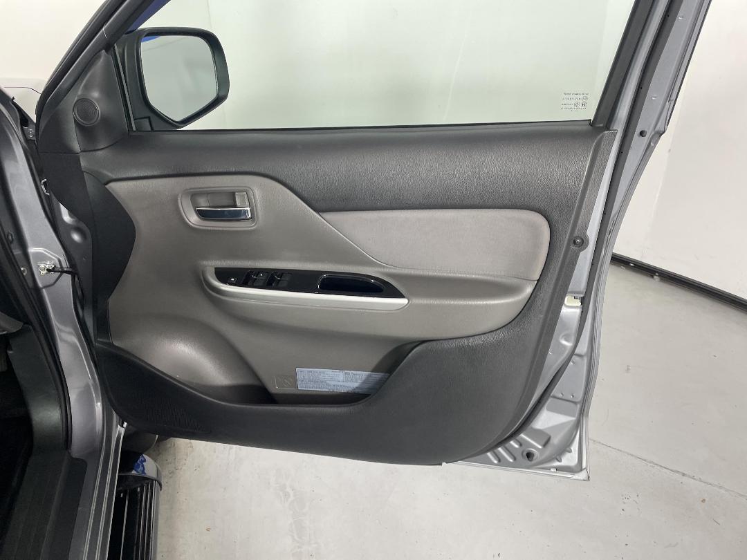 Photo '15' of Mitsubishi Triton