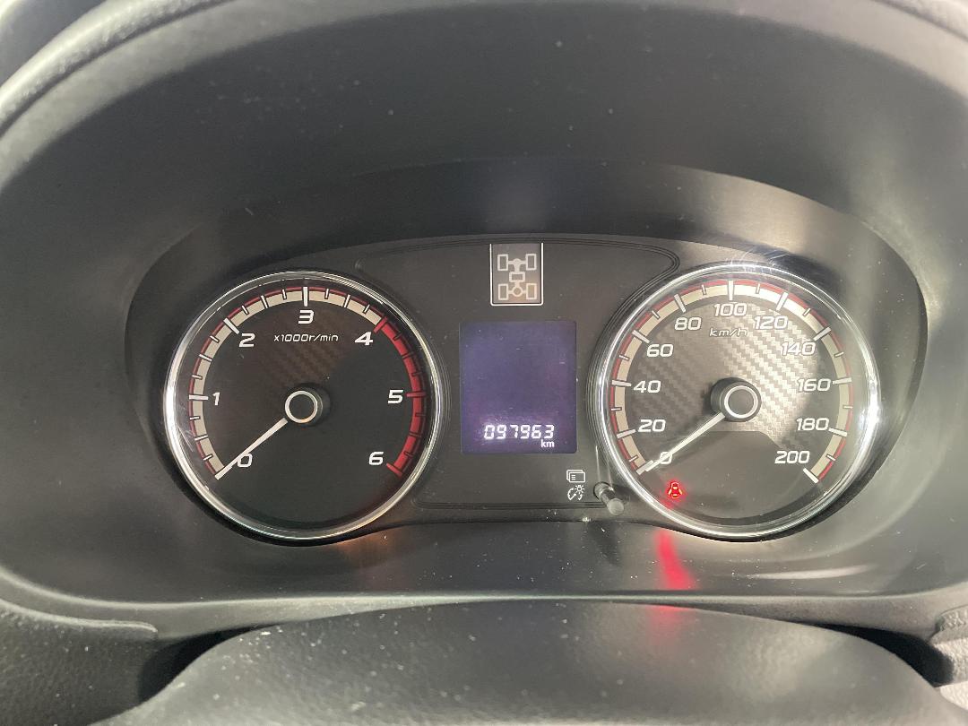 Photo '21' of Mitsubishi Triton