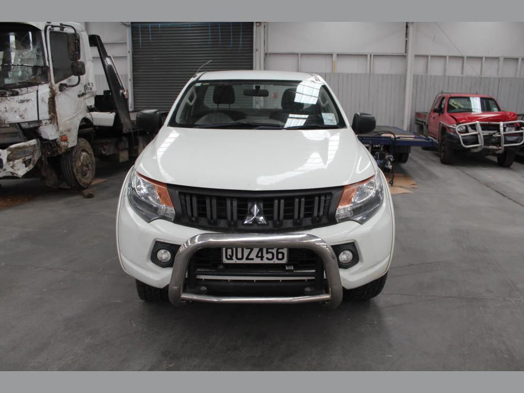 Photo '2' of Mitsubishi Triton SC C GLX 4WD 5AT