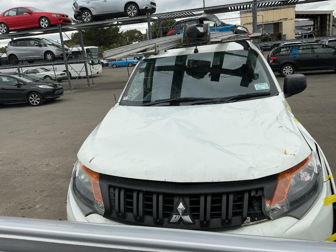 Photo '2' of Mitsubishi Triton DC GLX 4WD 5AT