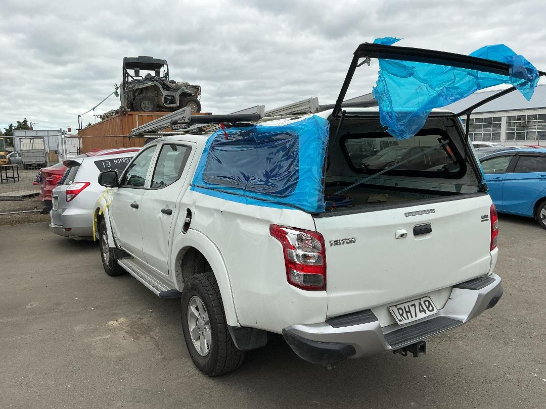 Photo '4' of Mitsubishi Triton DC GLX 4WD 5AT