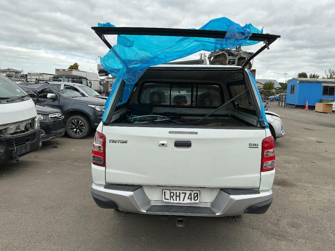 Photo '5' of Mitsubishi Triton DC GLX 4WD 5AT