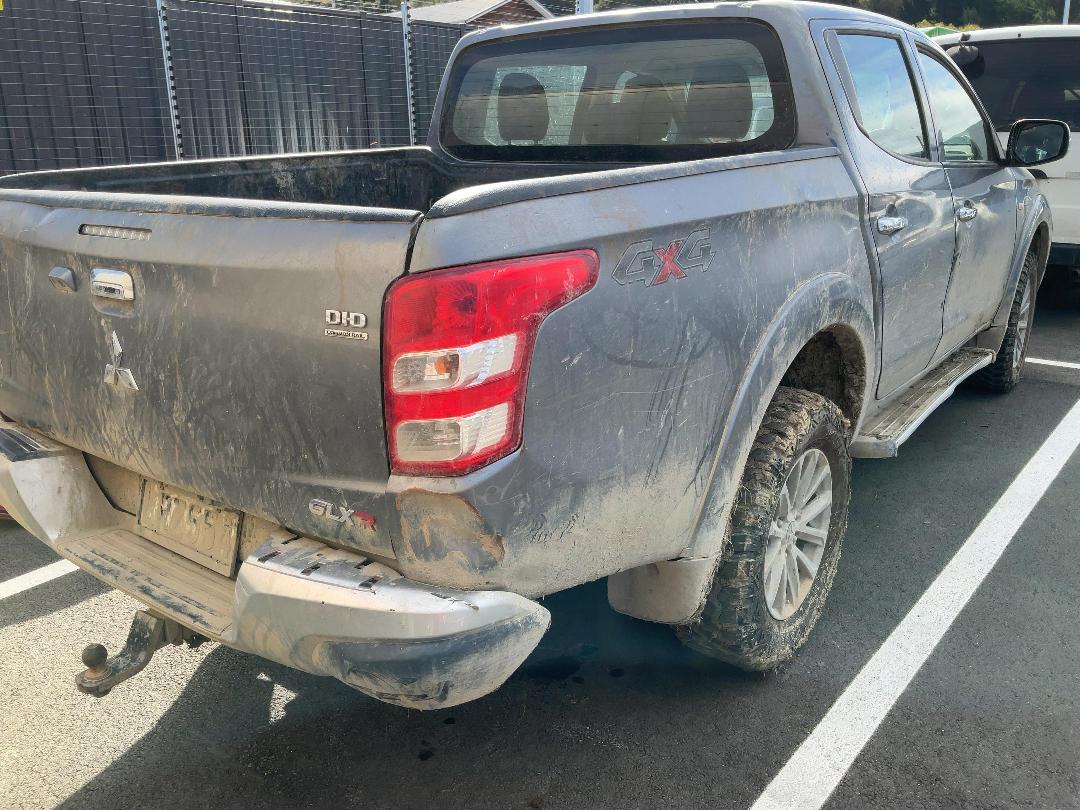 Photo '2' of Mitsubishi Triton DC Glxr 5AT