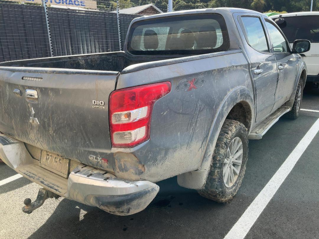 Photo '3' of Mitsubishi Triton DC Glxr 5AT