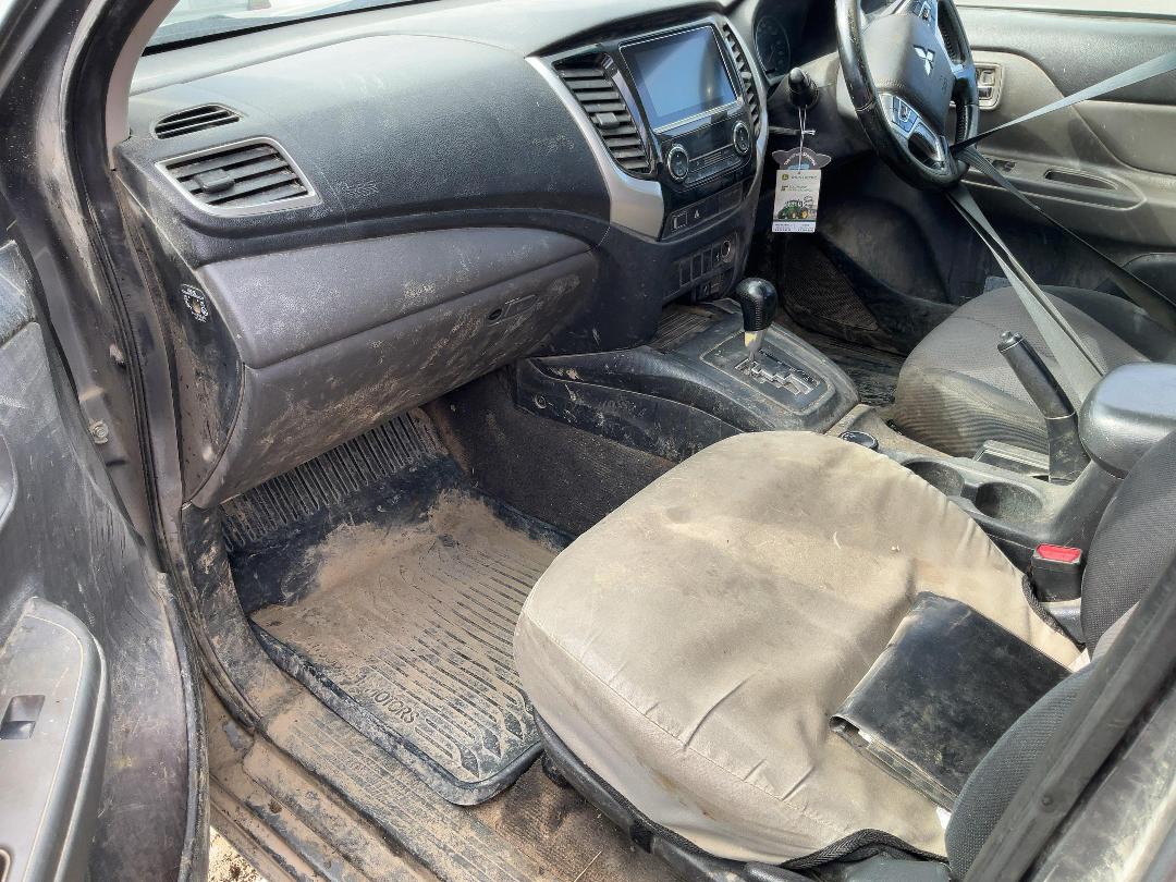 Photo '17' of Mitsubishi Triton DC Glxr 5AT