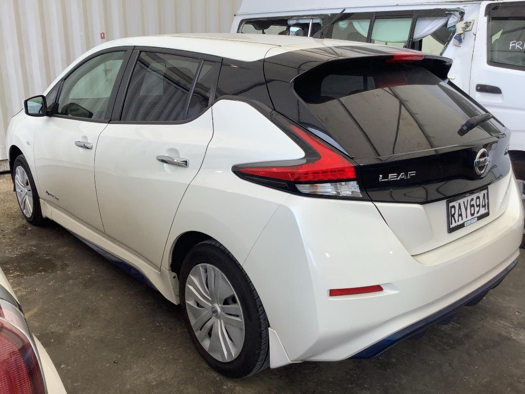 Photo '6' of Nissan Leaf