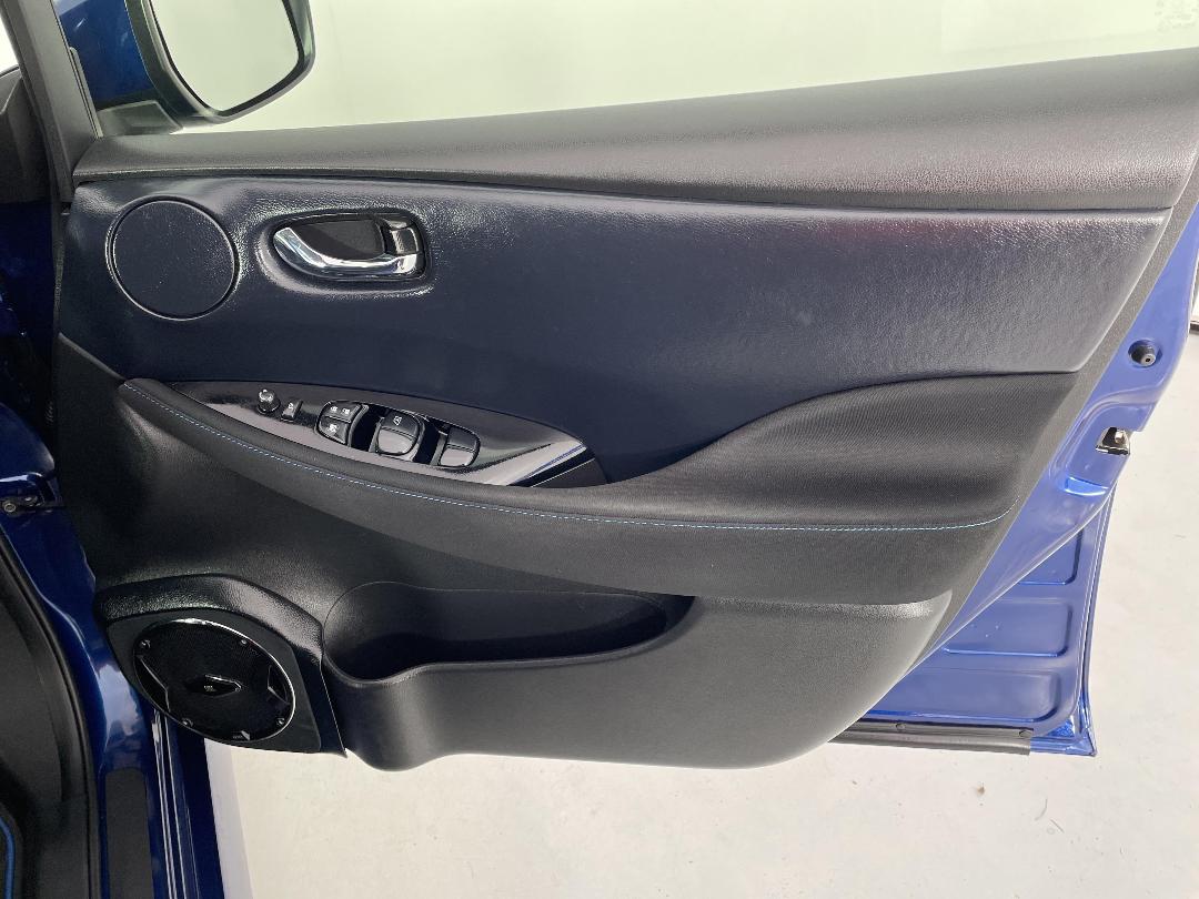 Photo '15' of Nissan Leaf Photo '15' of Nissan Leaf