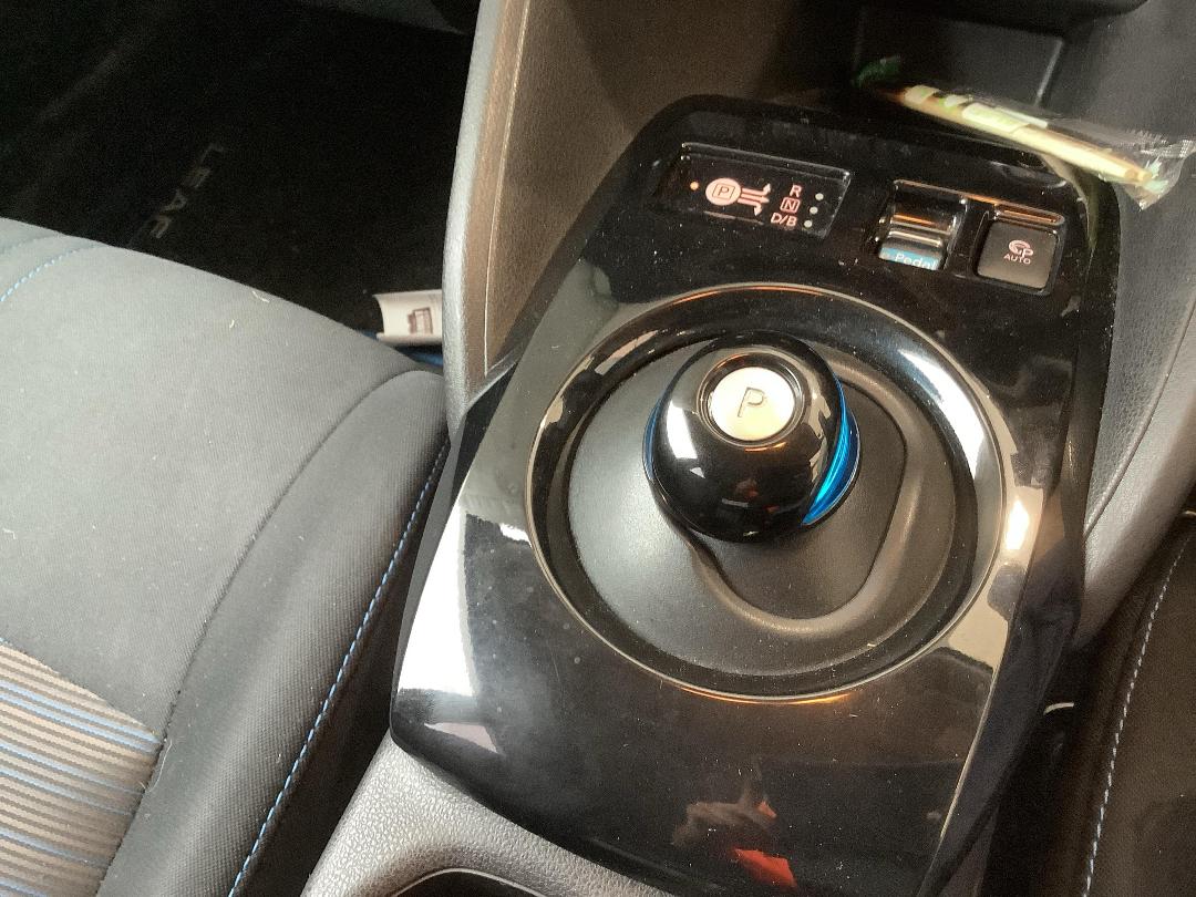 Photo '15' of Nissan Leaf