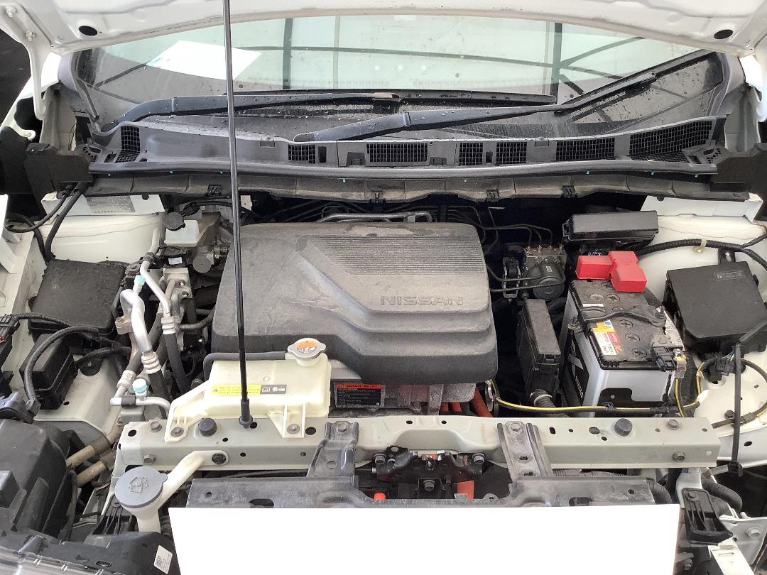 Photo '10' of Nissan Leaf