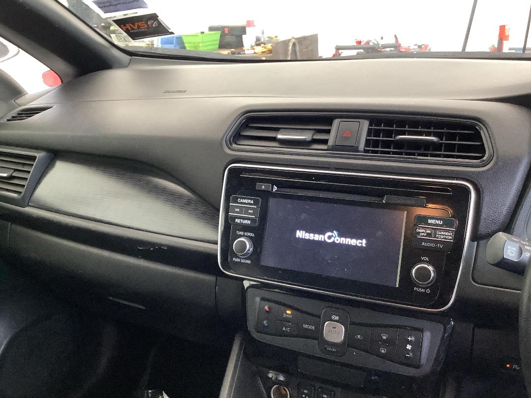 Photo '16' of Nissan Leaf