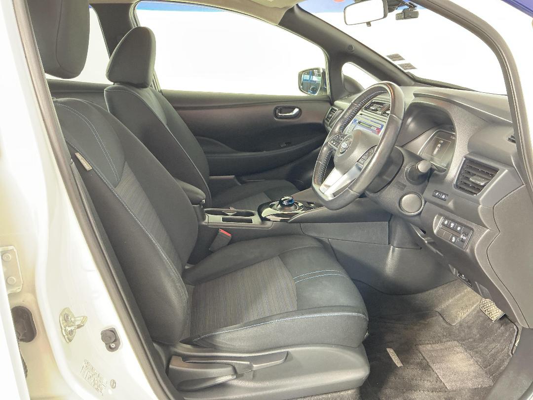 Photo '16' of Nissan Leaf