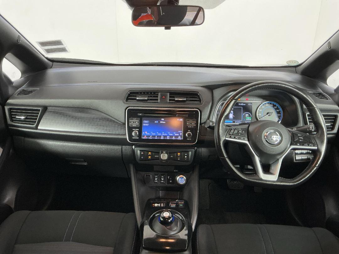 Photo '17' of Nissan Leaf