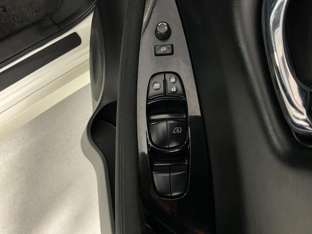 Photo '23' of Nissan Leaf