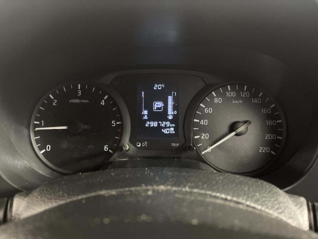 Photo '21' of Nissan Navara