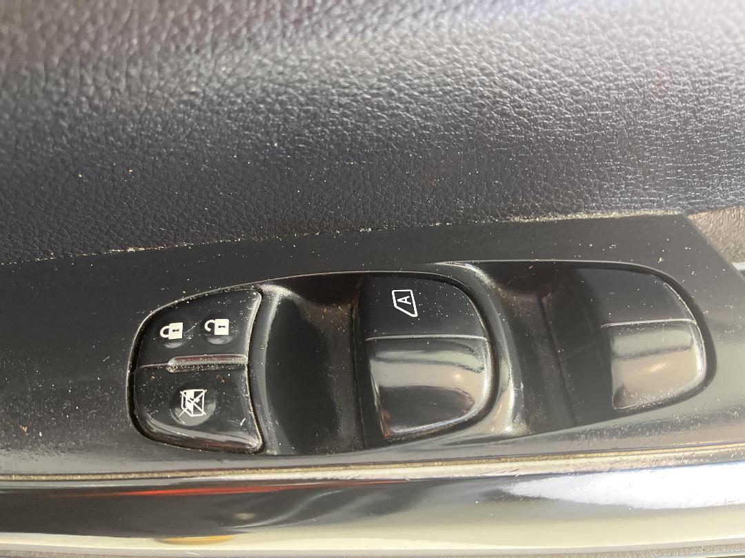 Photo '25' of Nissan Navara