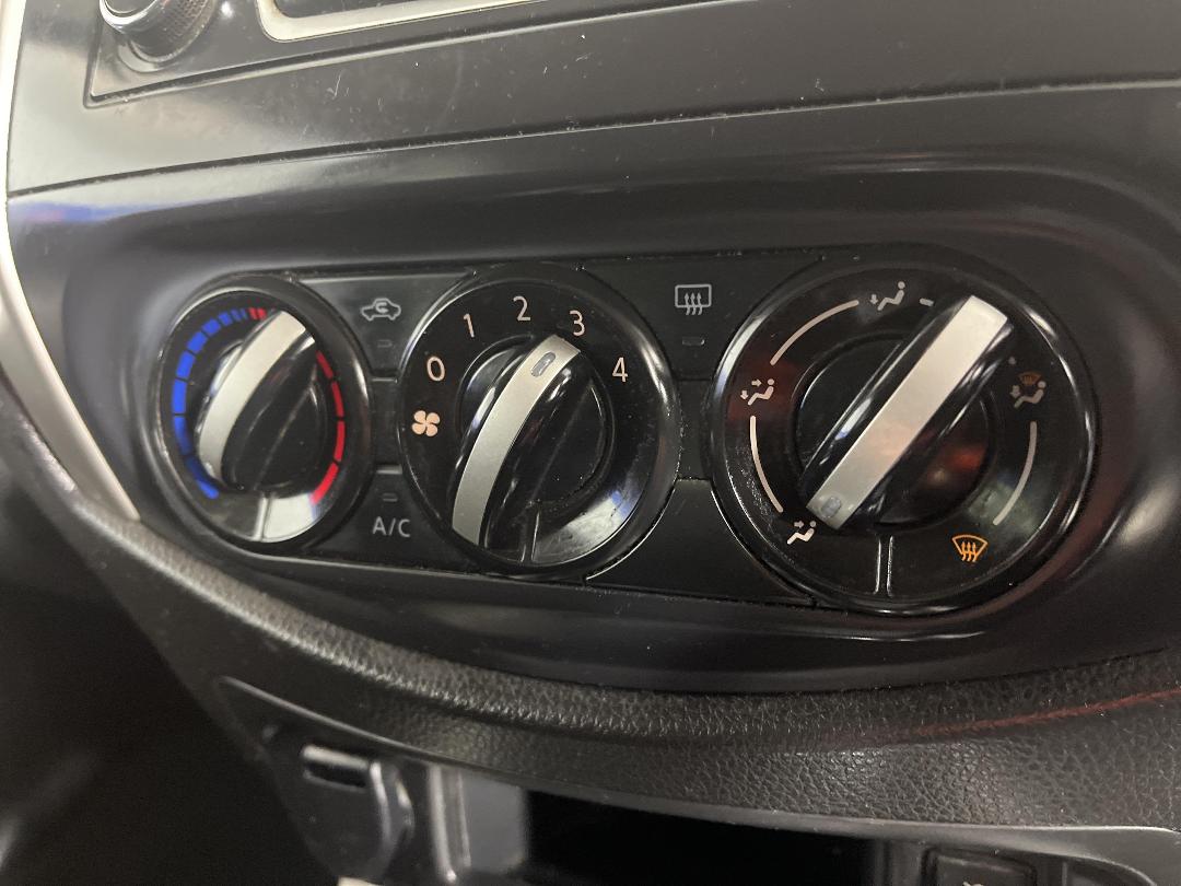 Photo '23' of Nissan Navara