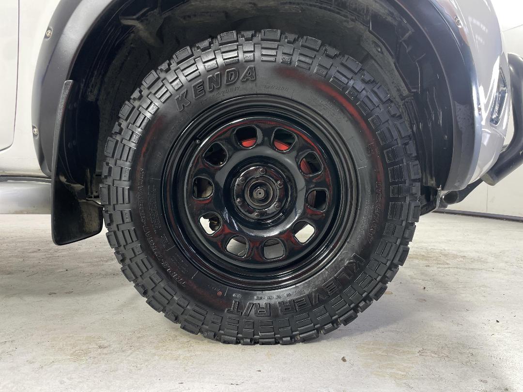 Photo '9' of Nissan Navara