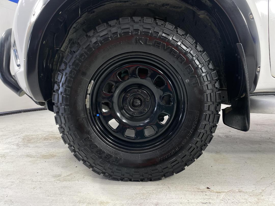 Photo '10' of Nissan Navara