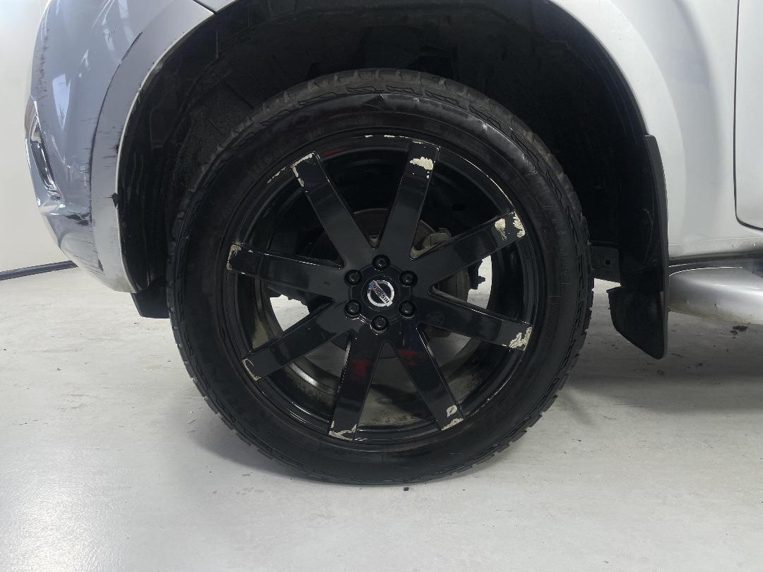 Photo '10' of Nissan Navara