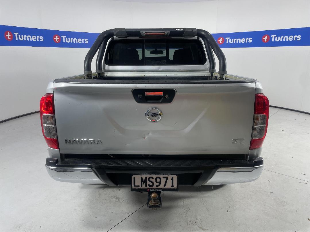 Photo '6' of Nissan Navara