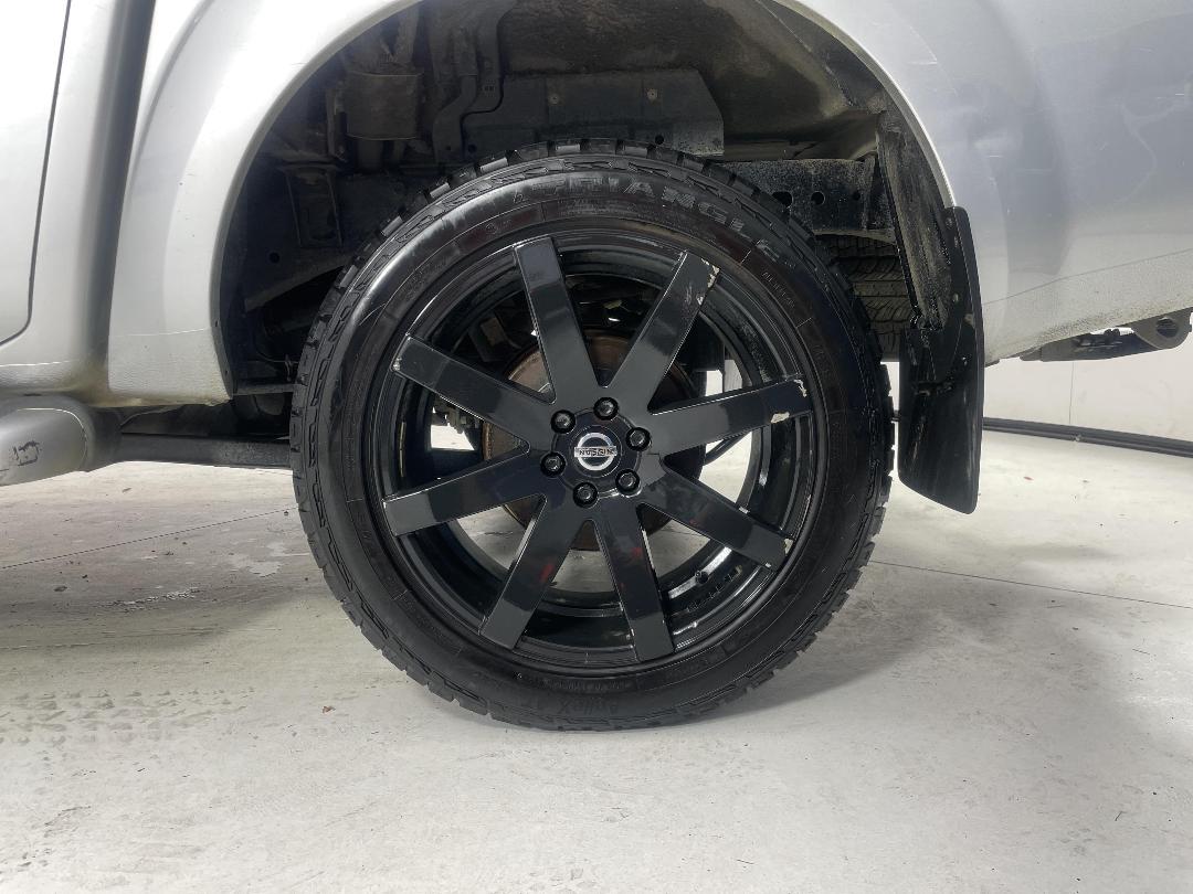 Photo '11' of Nissan Navara