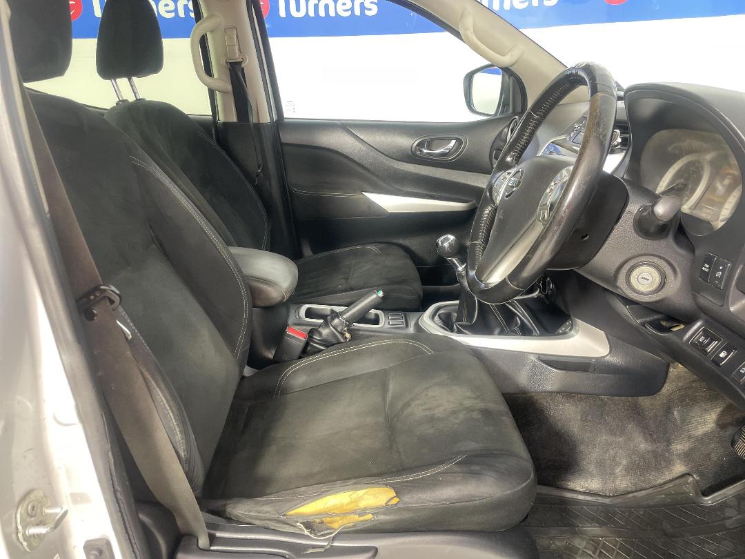 Photo '16' of Nissan Navara